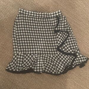 NEW Moon River black and white check skirt Woman’s size med. please see photos